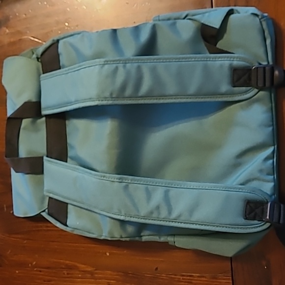 Green backpack - Picture 2 of 2